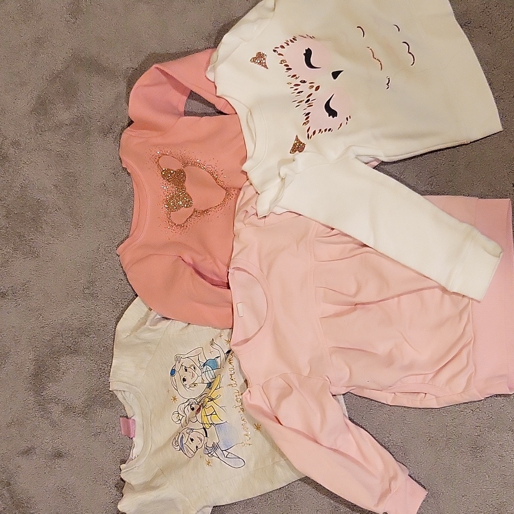 Set of 4 3T girls sweat shirt Bundle, Disney and other